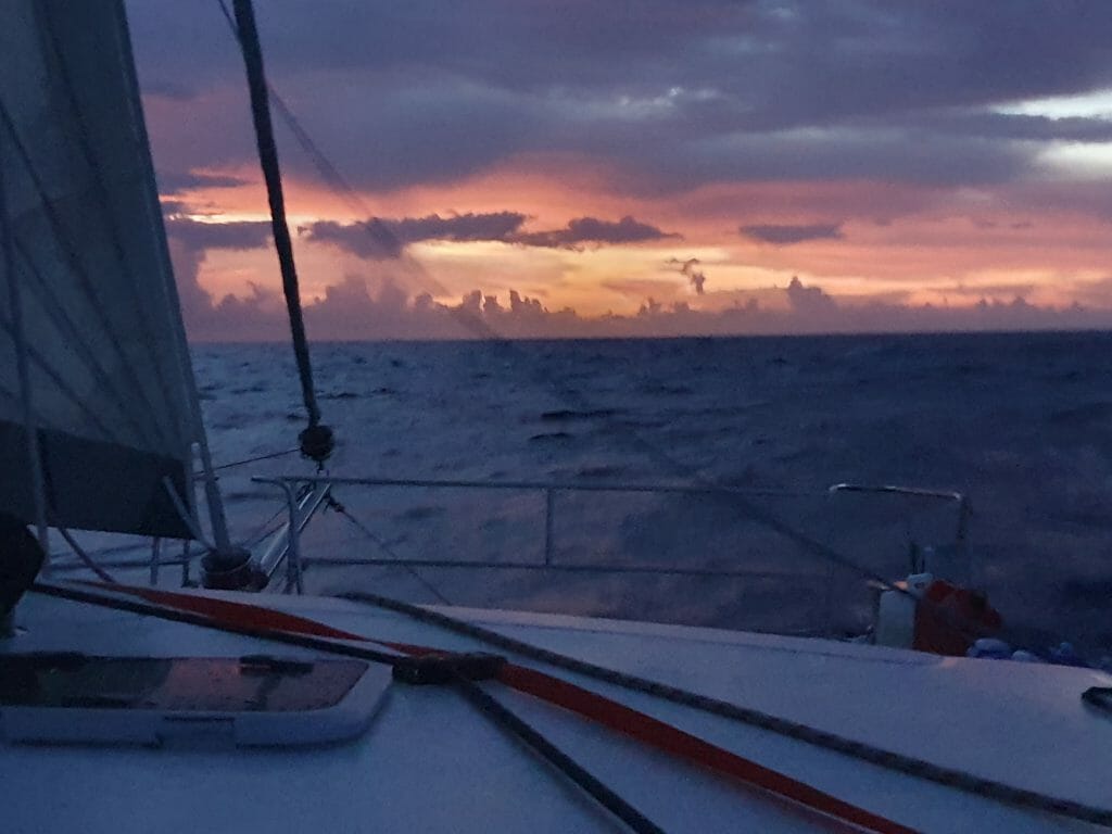 Segeln in den Sonnenaufgang